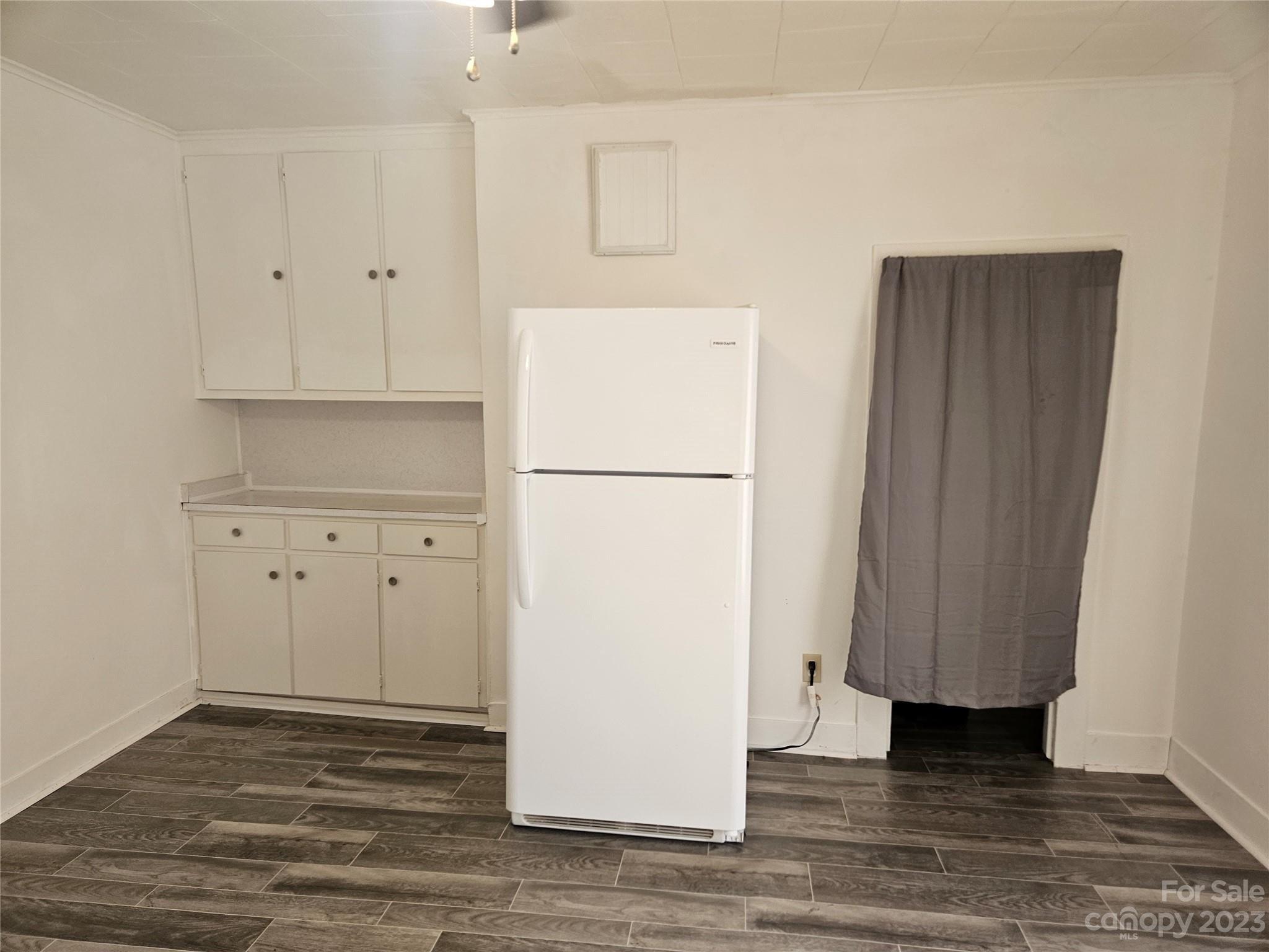 Hogan St, Morganton, NC 28655