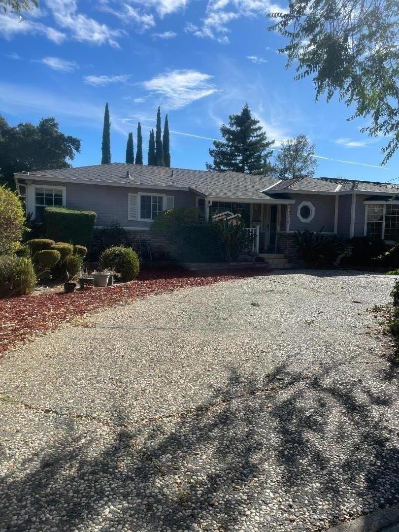 Mcculloch Ave, Saratoga, CA 95070