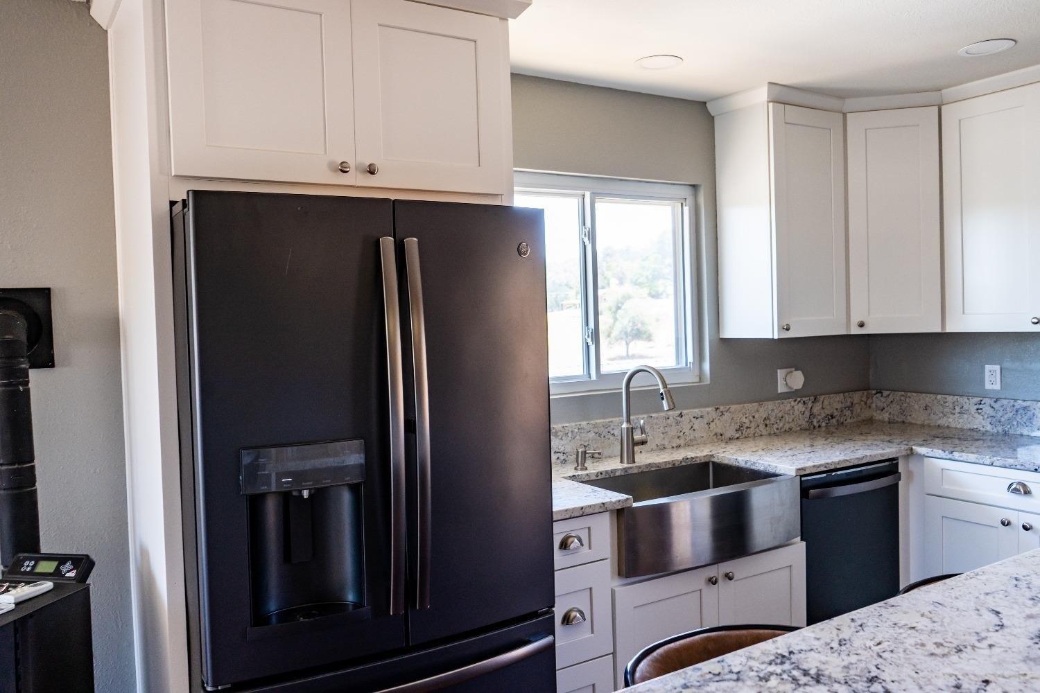 Cox Dr, Valley Springs, CA 95252