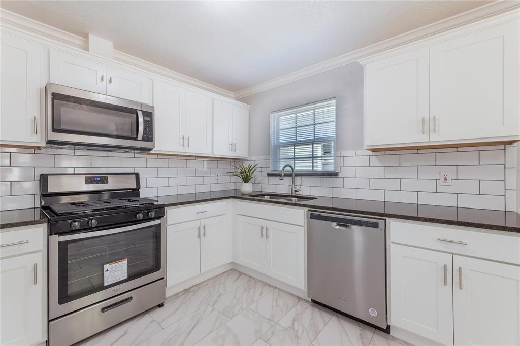 Daniel Dr, Arlington, TX 76010