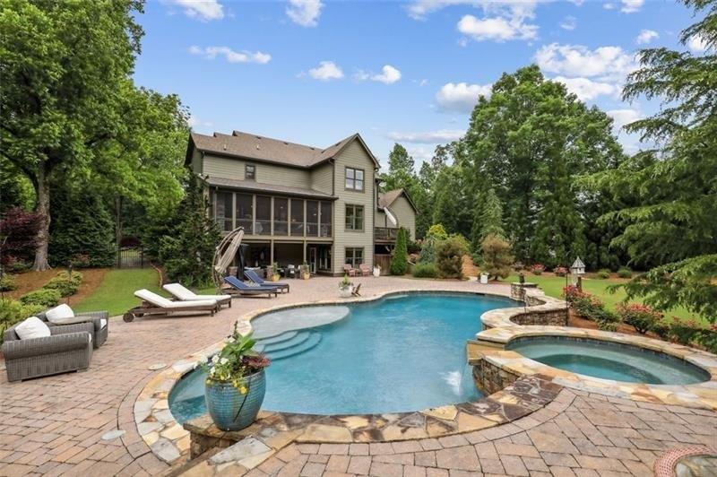 Maple Ridge Ct, Cumming, GA 30028