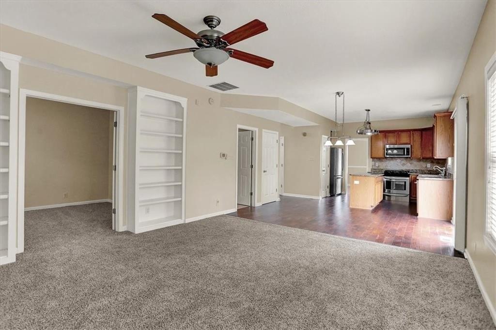 Brittany Dr, Zionsville, IN 46077