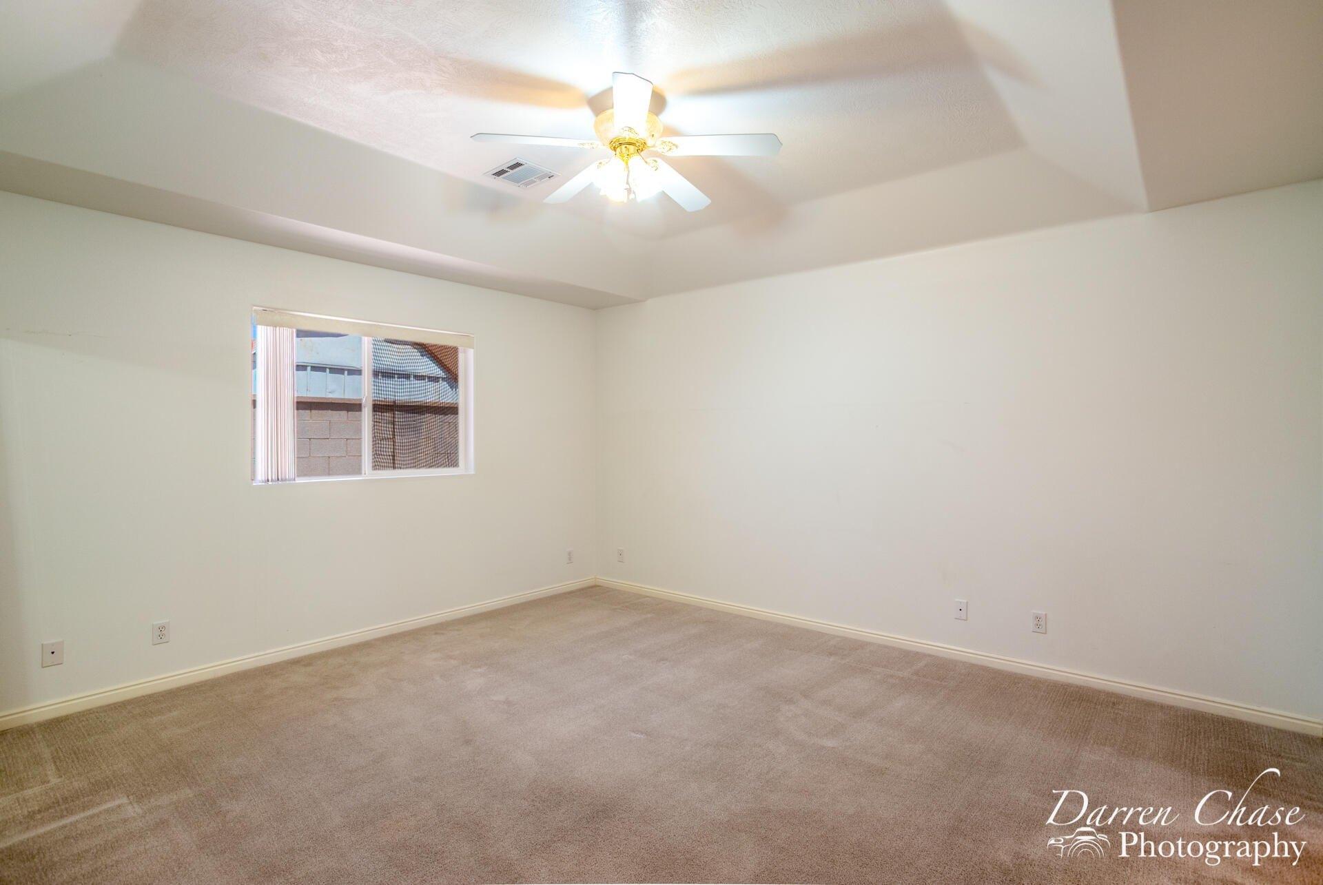 E Elfin Cove Cir, Ivins, UT 84738