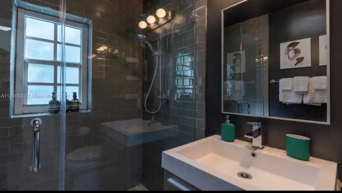 Nw 45th St, Miami, FL 33127