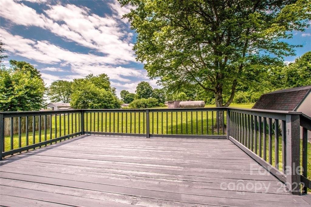 Sheffield Rd, Mocksville, NC 27028
