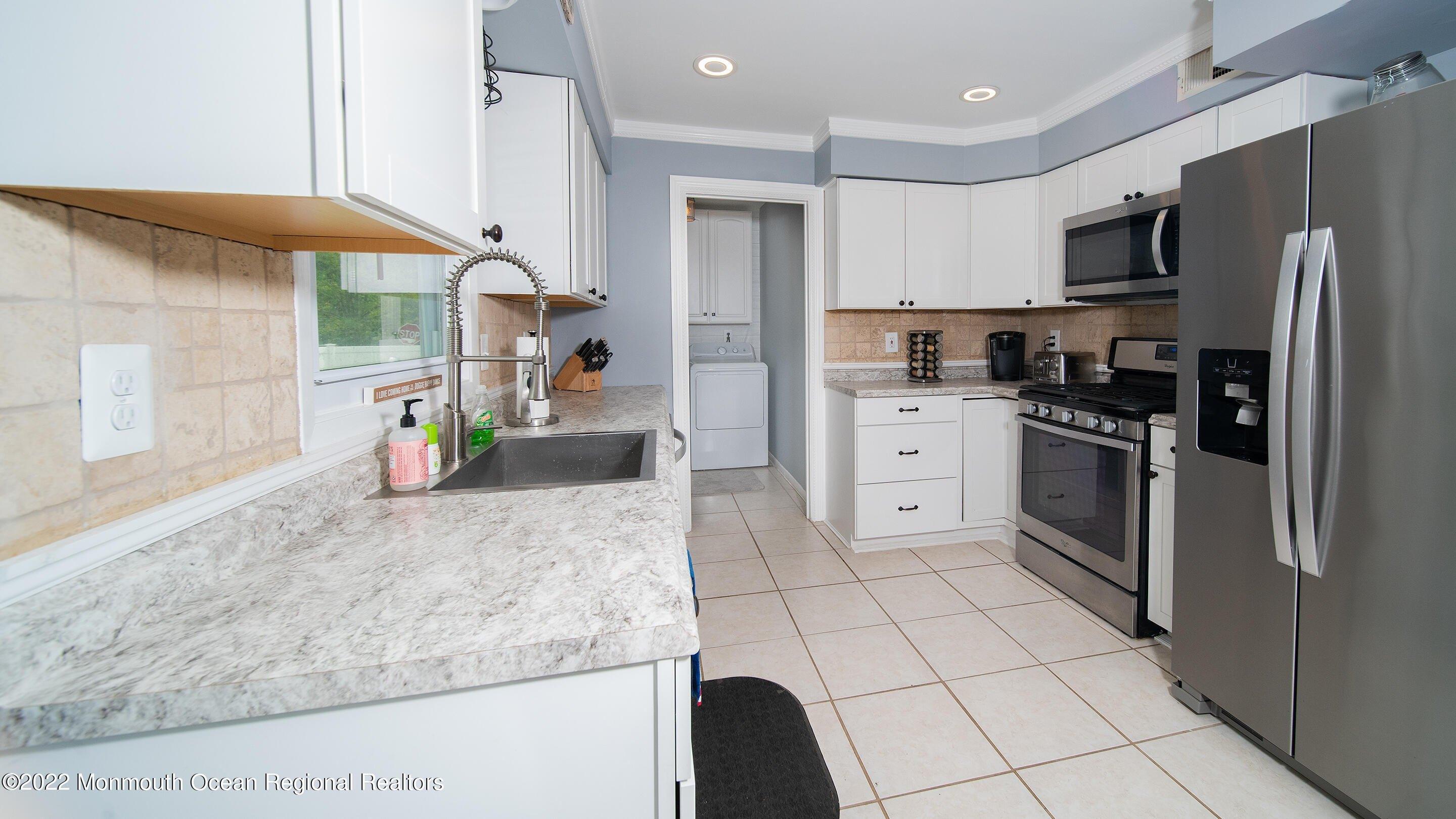 Bayville Ave, Bayville, NJ 08721