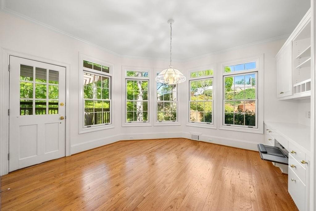 Wing Mill Rd, Sandy Springs, GA 30350