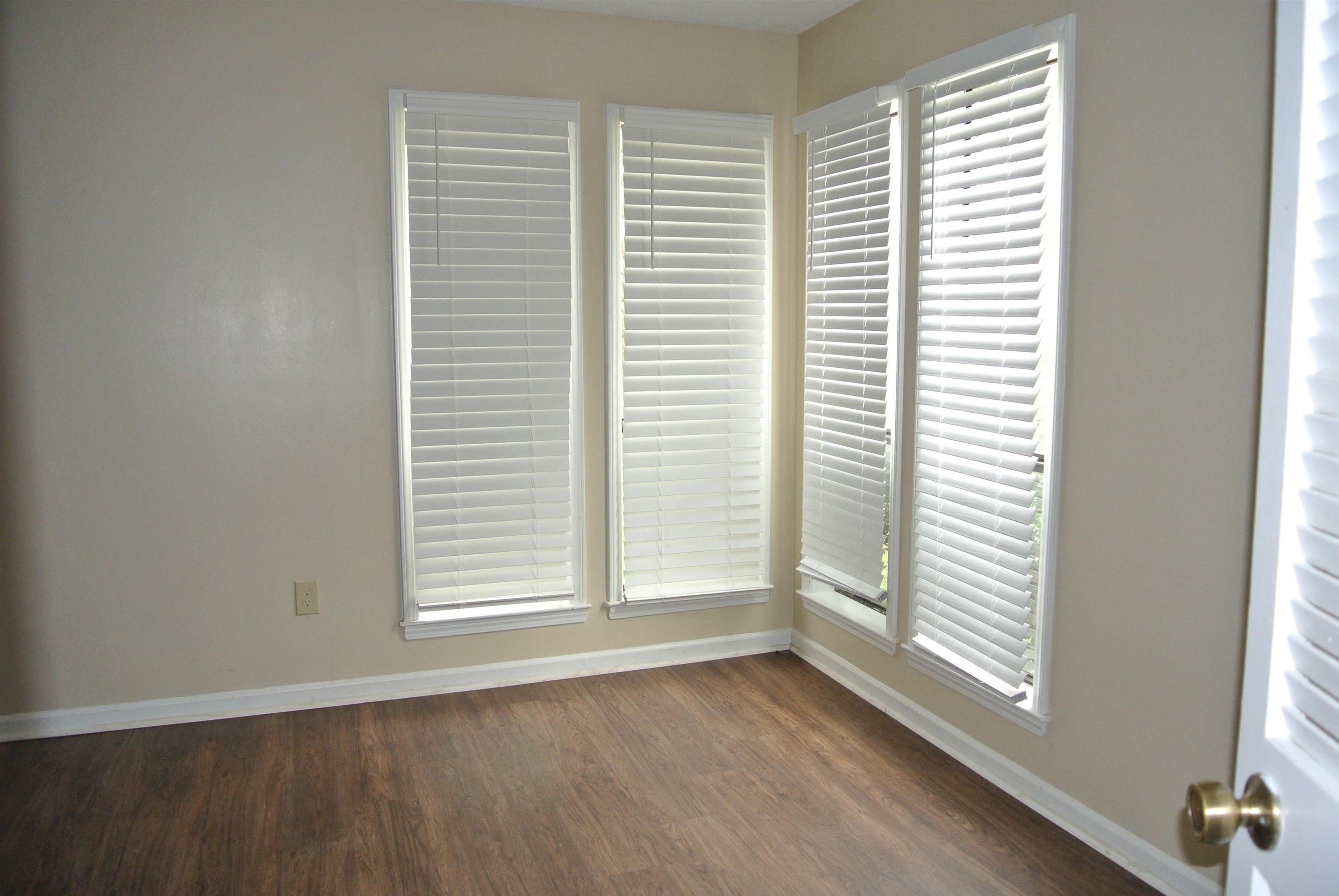 Shade Tree Dr, Bartlett, TN 38134