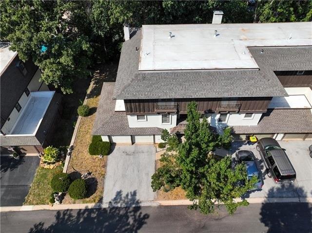 Cedarbrooke Ln, Kansas City, MO 64131
