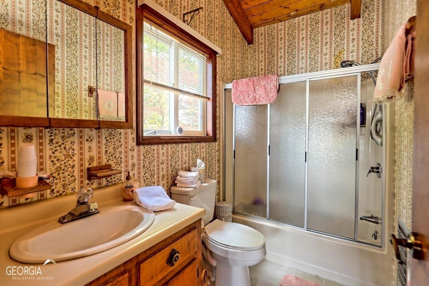 Hidden Valley Rd, Hiawassee, GA 30546