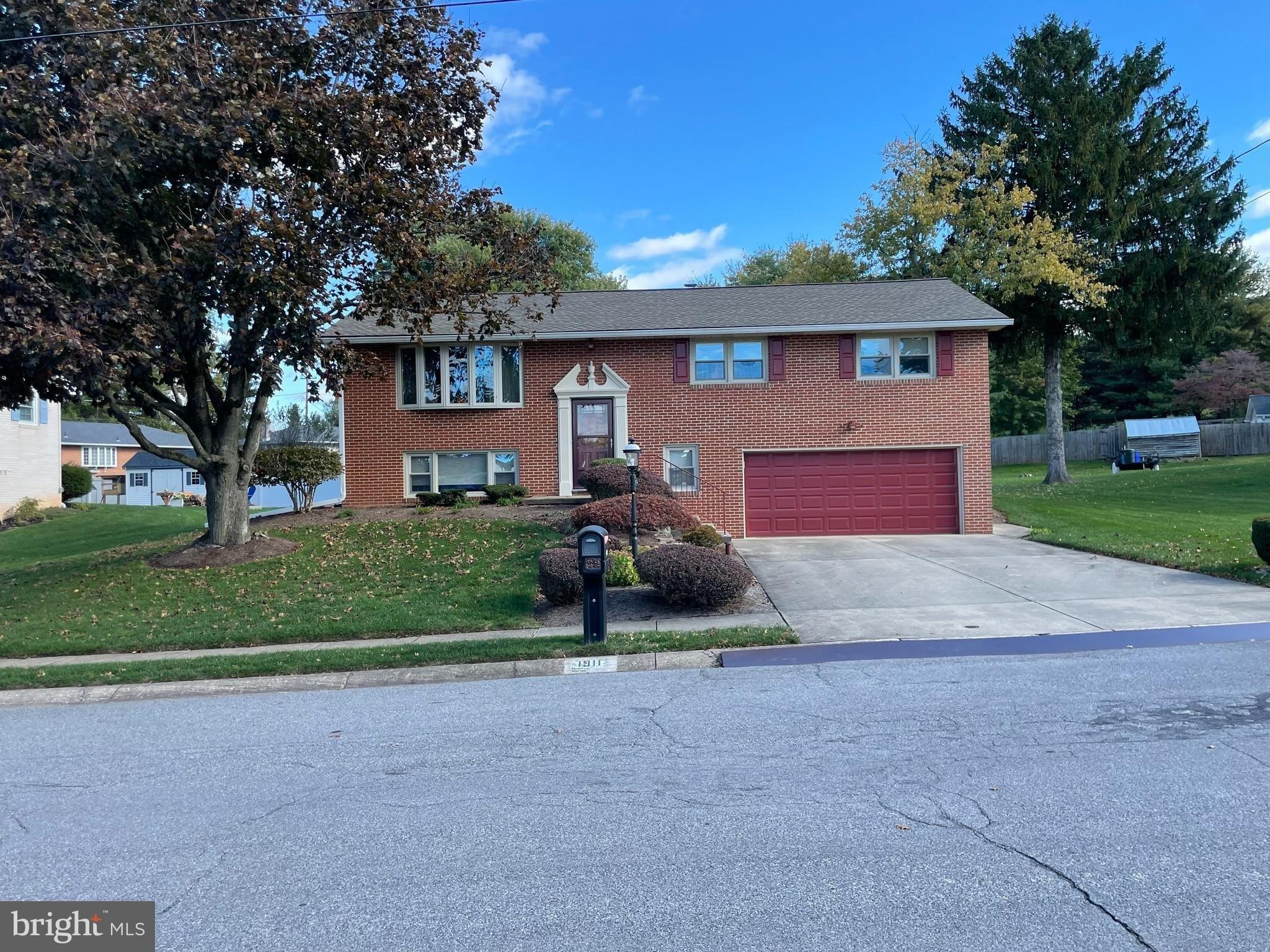 Thelon Dr, York, PA 17408
