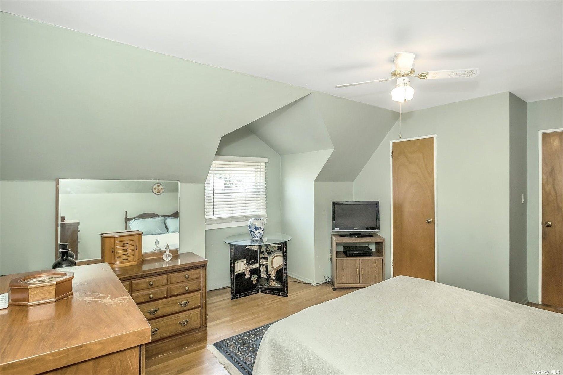 Roquette Ave, Floral Park, NY 11001