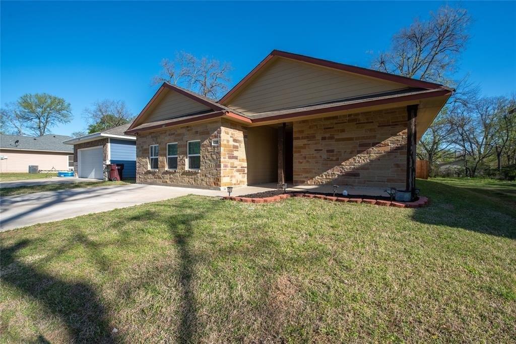 E 6th St, Bonham, TX 75418
