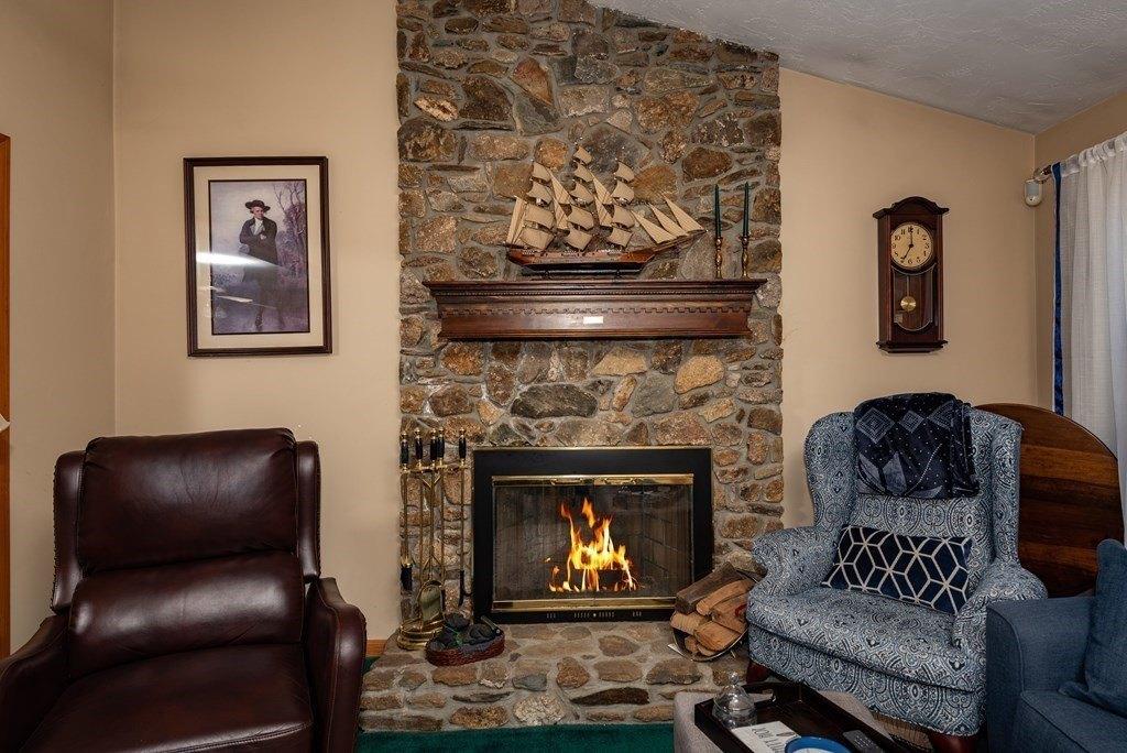 Hampden Ave, Brockton, MA 02301