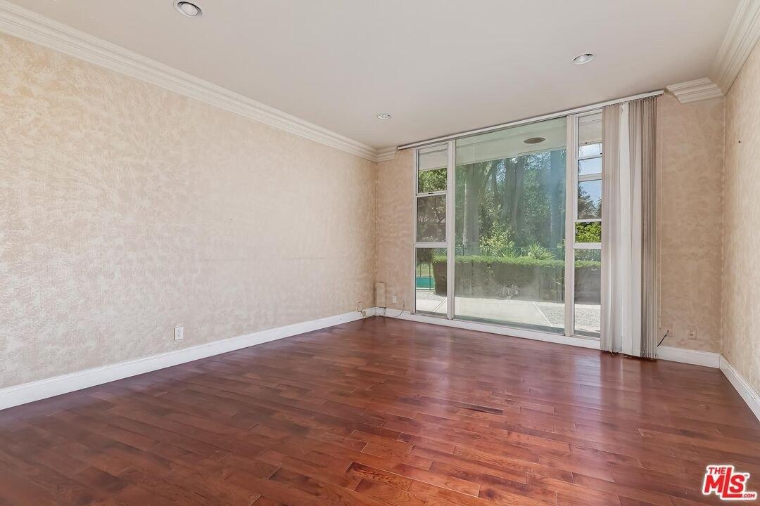 Loma Vista Dr, Beverly Hills, CA 90210