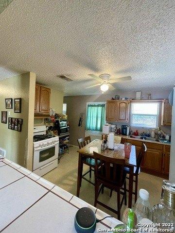 Misty Oaks Ln, Floresville, TX 78114