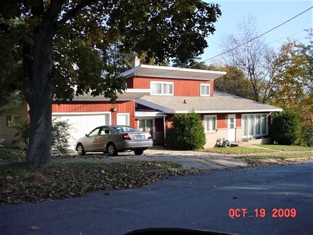 Hillcrest Ave, Wausau, WI 54401