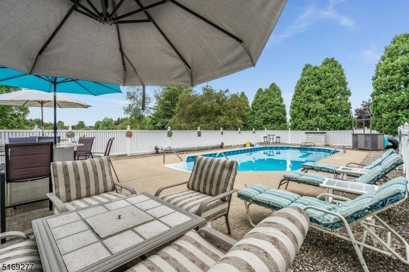 Thomas Stewart Way, Stewartsville, NJ 08886