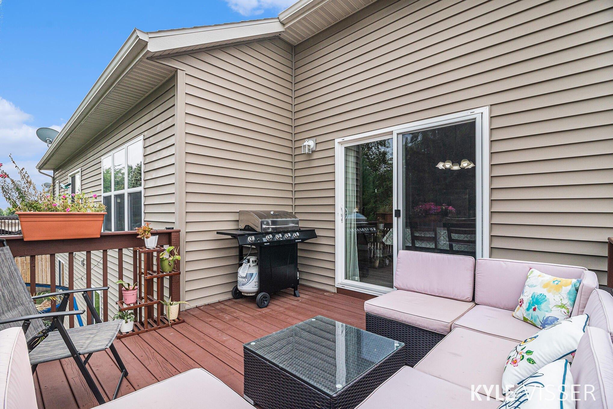 Mills Ridge Dr Sw, Grandville, MI 49418