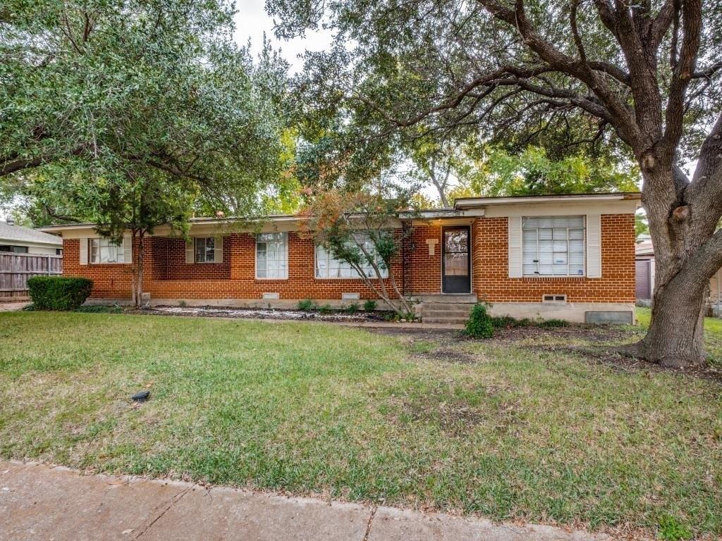 Carnegie Dr, Dallas, TX 75228