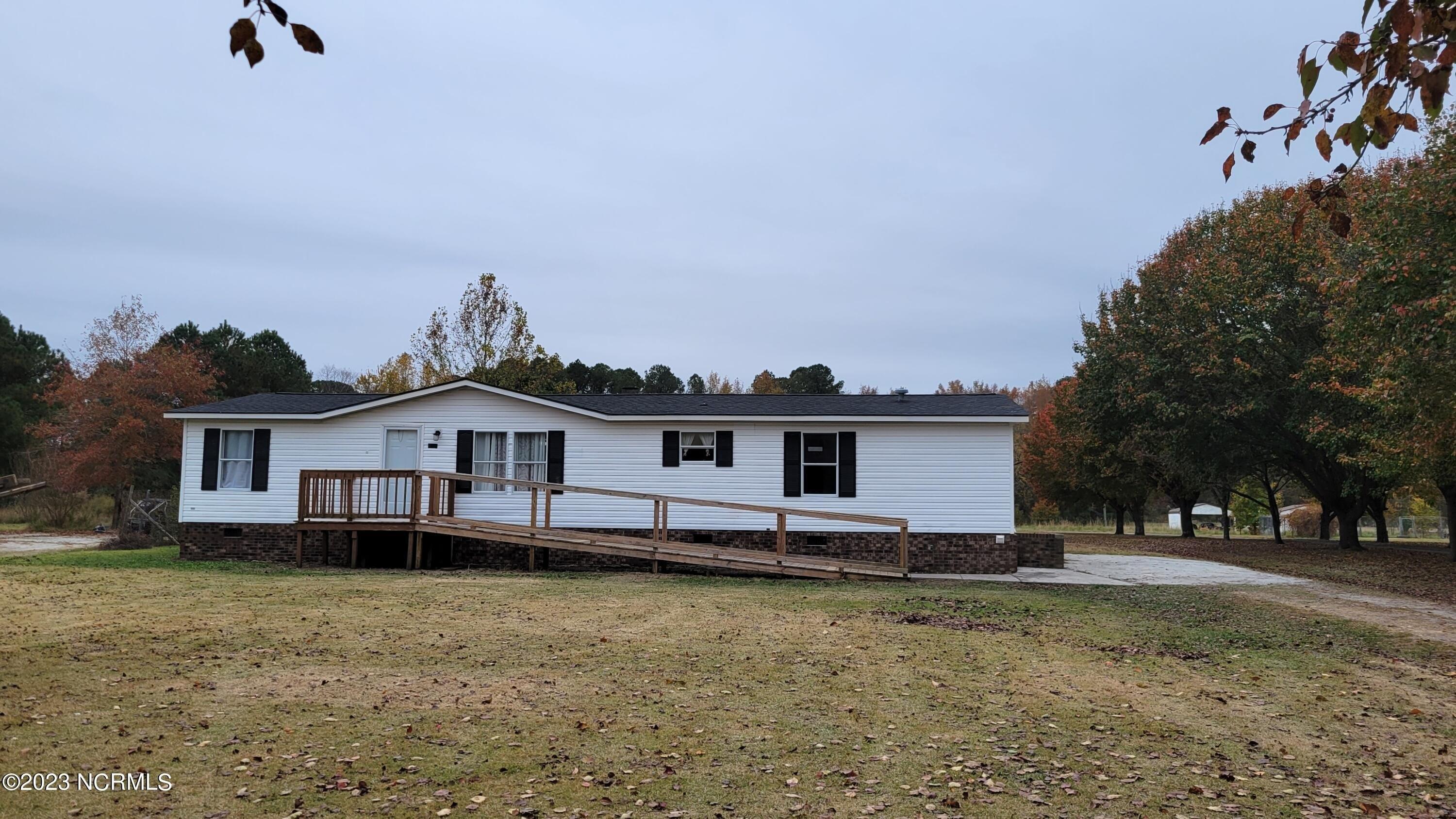 Dixon Rd, Grimesland, NC 27837