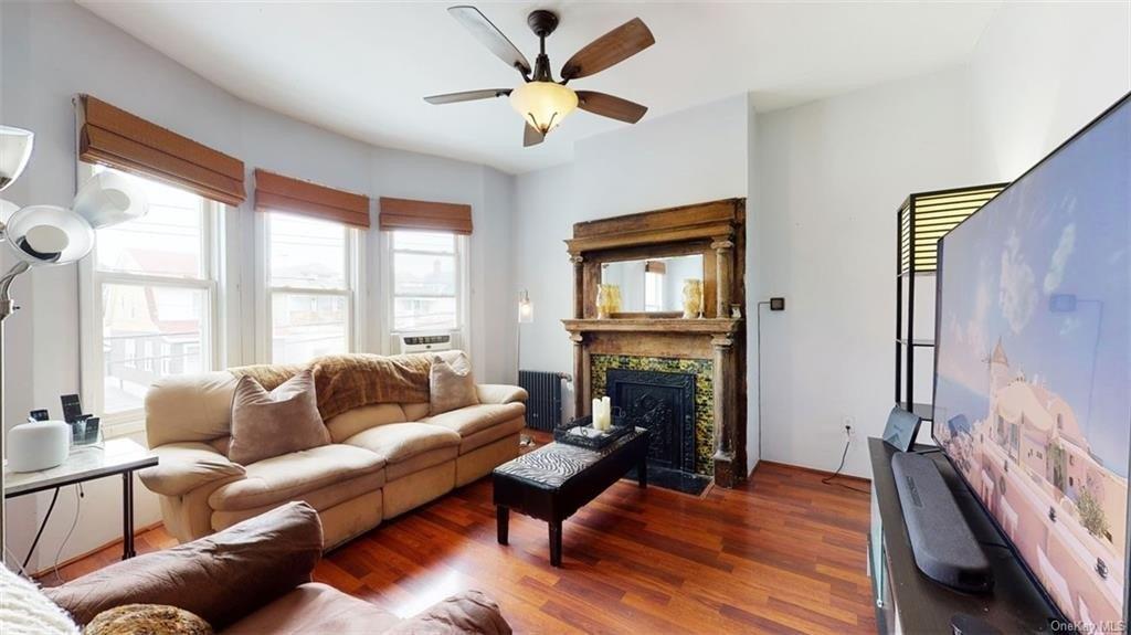 Hollywood Ave, Bronx, NY 10461