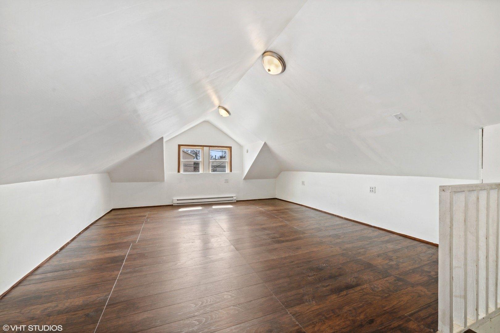 W Eddy St, Chicago, IL 60641