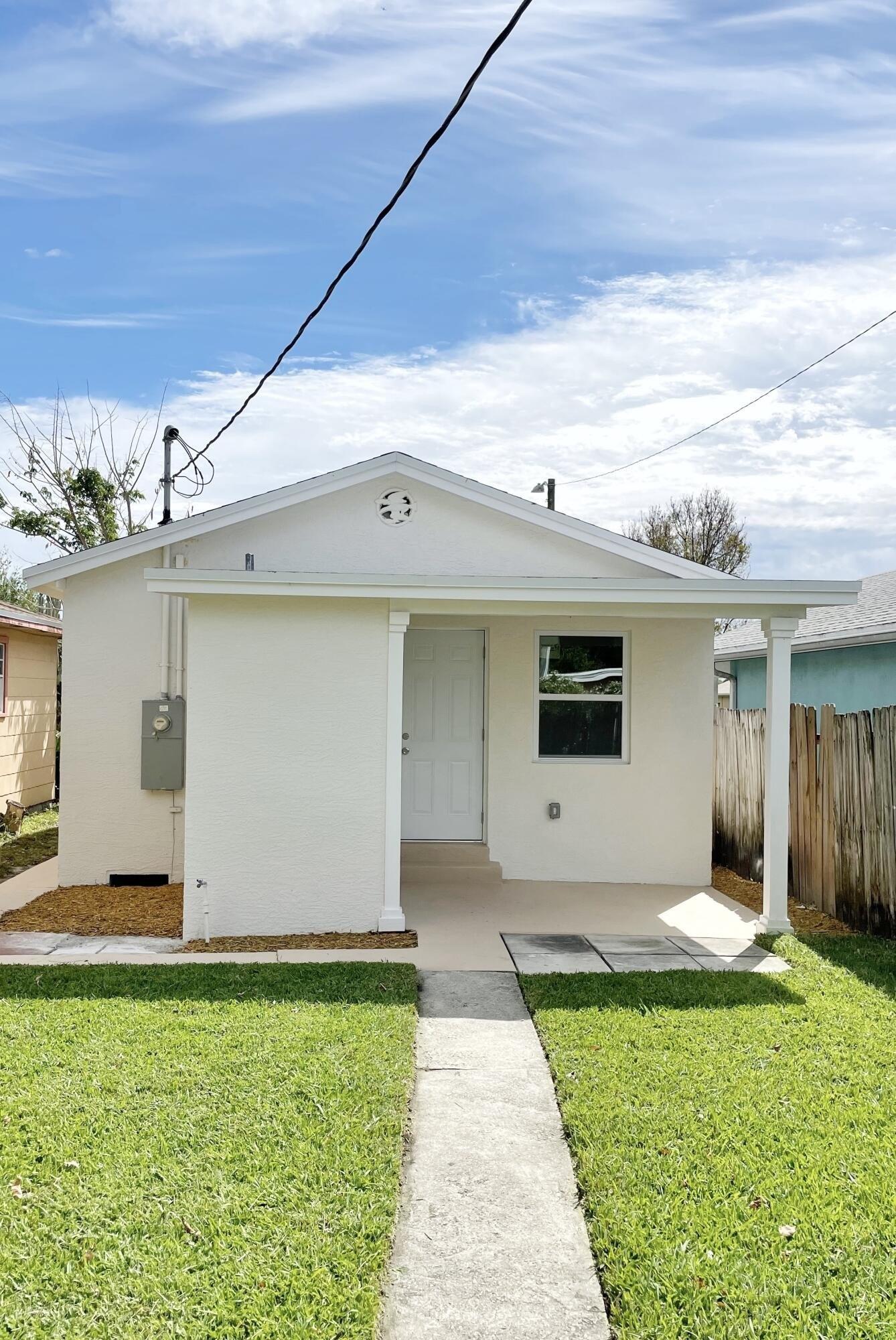 S E St, Lake Worth Beach, FL 33460