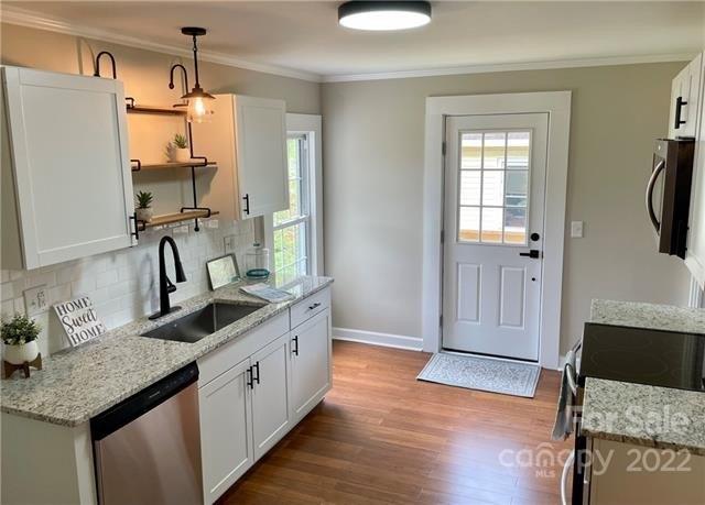 E Catawba Ave, Mooresville, NC 28115