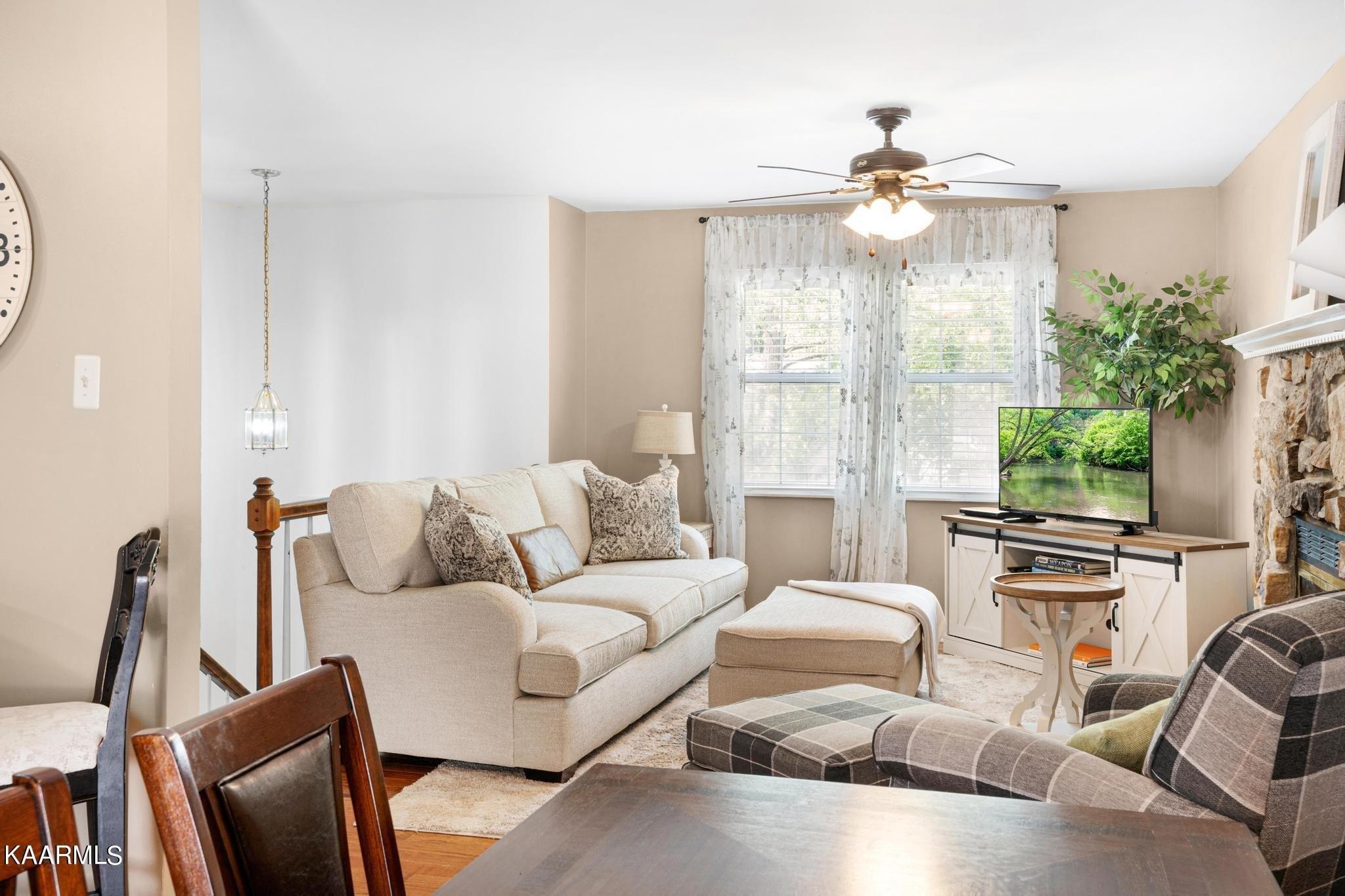Waynesboro Ln, Knoxville, TN 37923