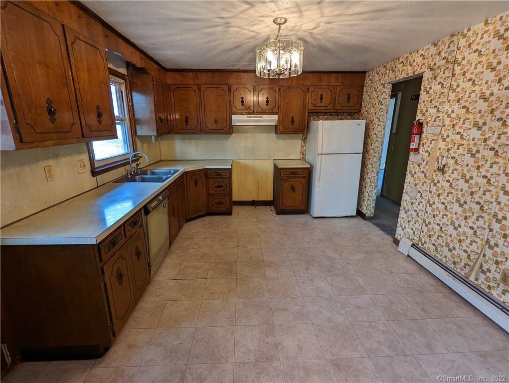 Pond Rd, Windsor, CT 06095
