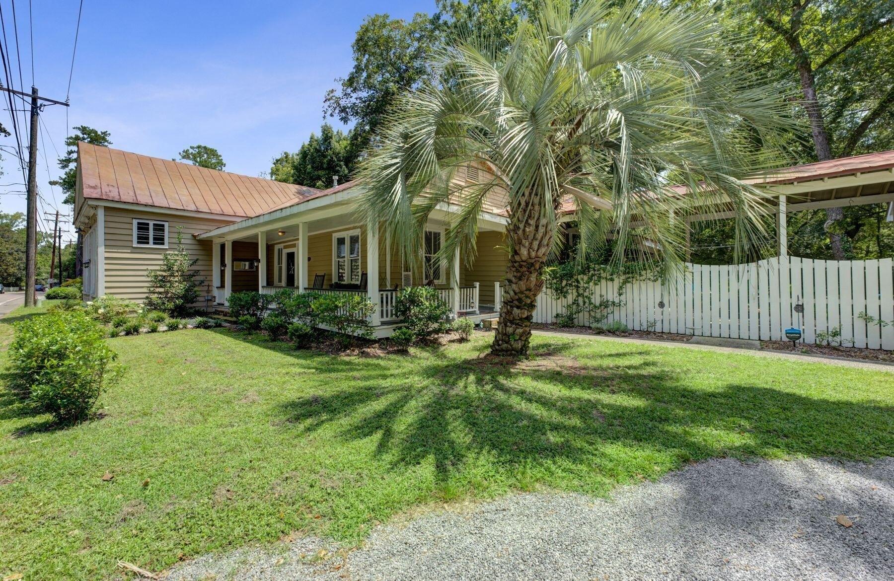 W Carolina Ave, Summerville, SC 29483
