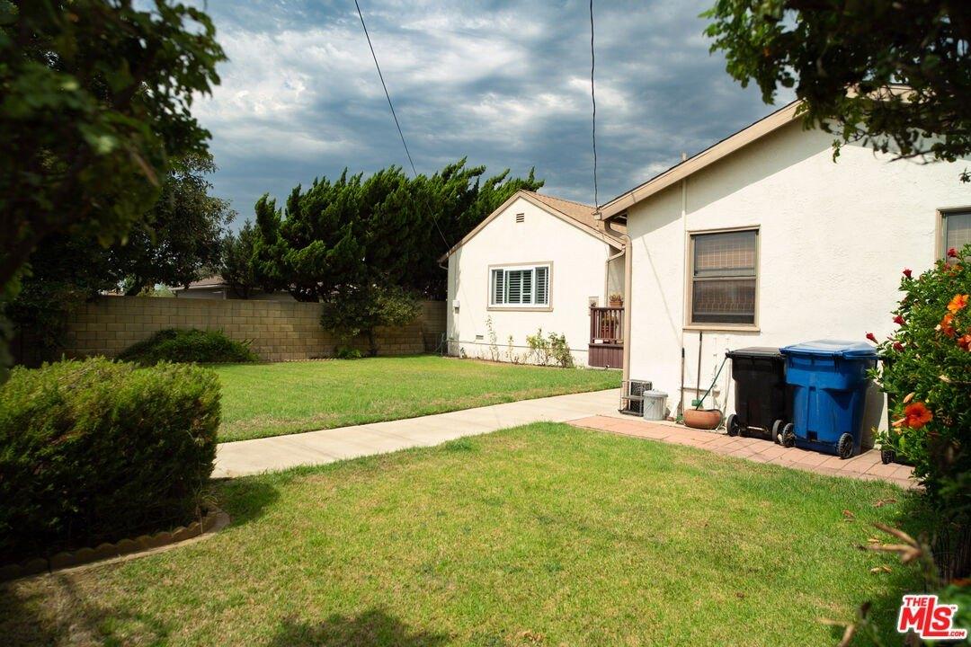 W 85th Pl, Los Angeles, CA 90045