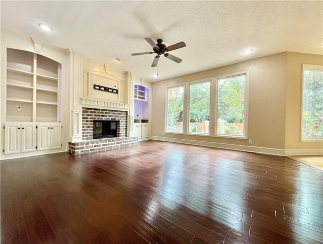 W 162nd St, Stilwell, KS 66085