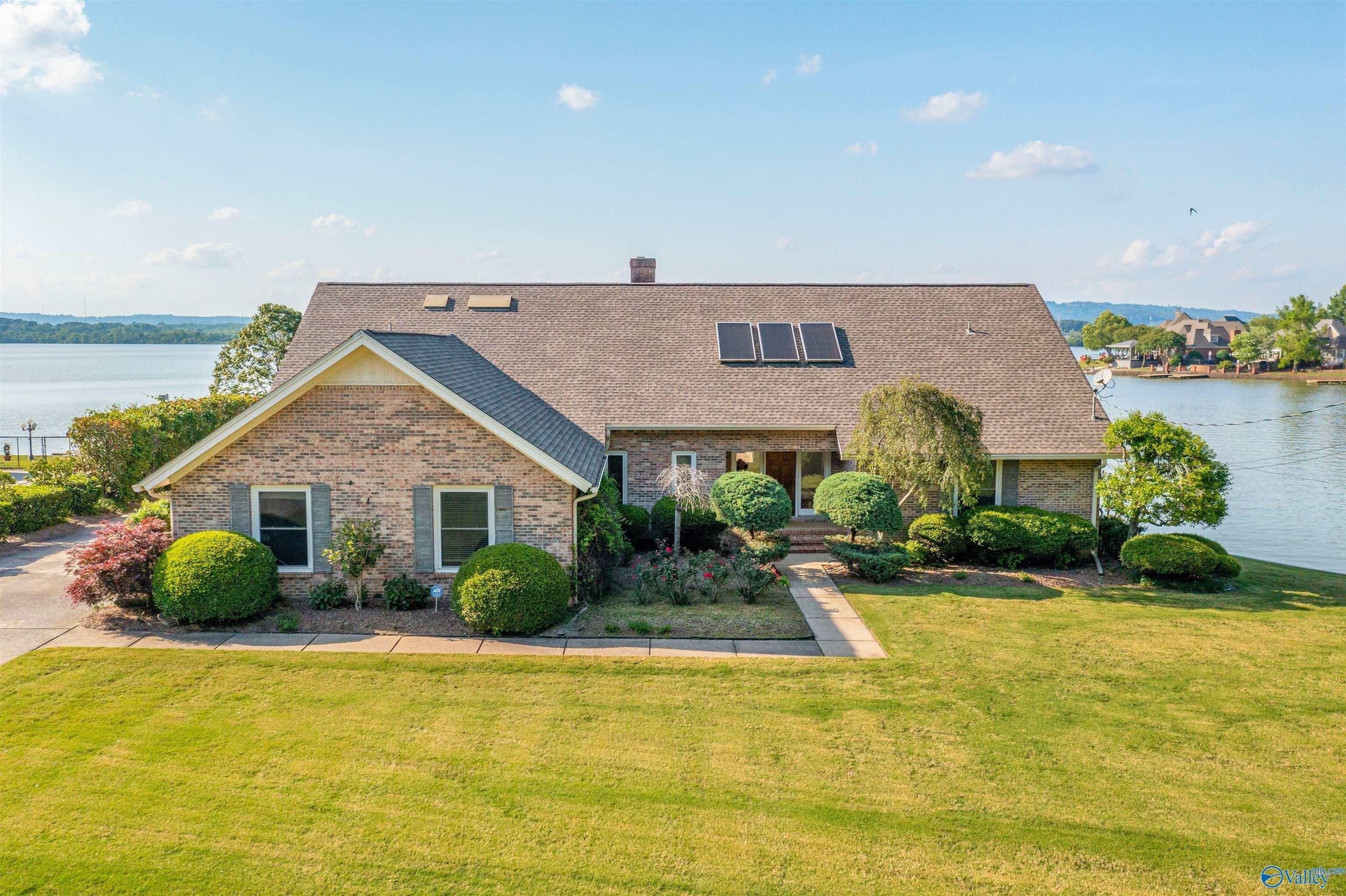Lake Wood Dr, Gadsden, AL 35901