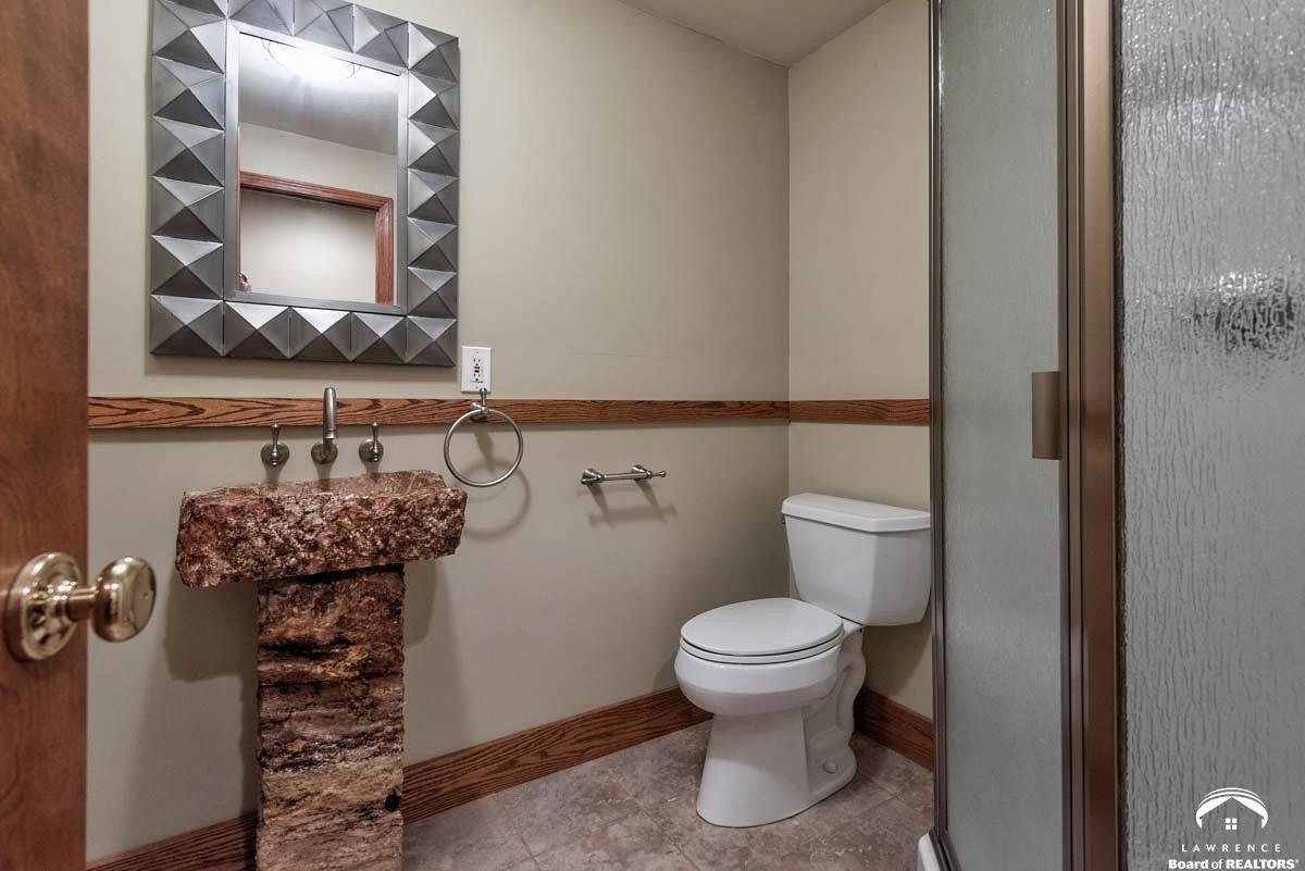 Oak Tree Dr, Lawrence, KS 66049