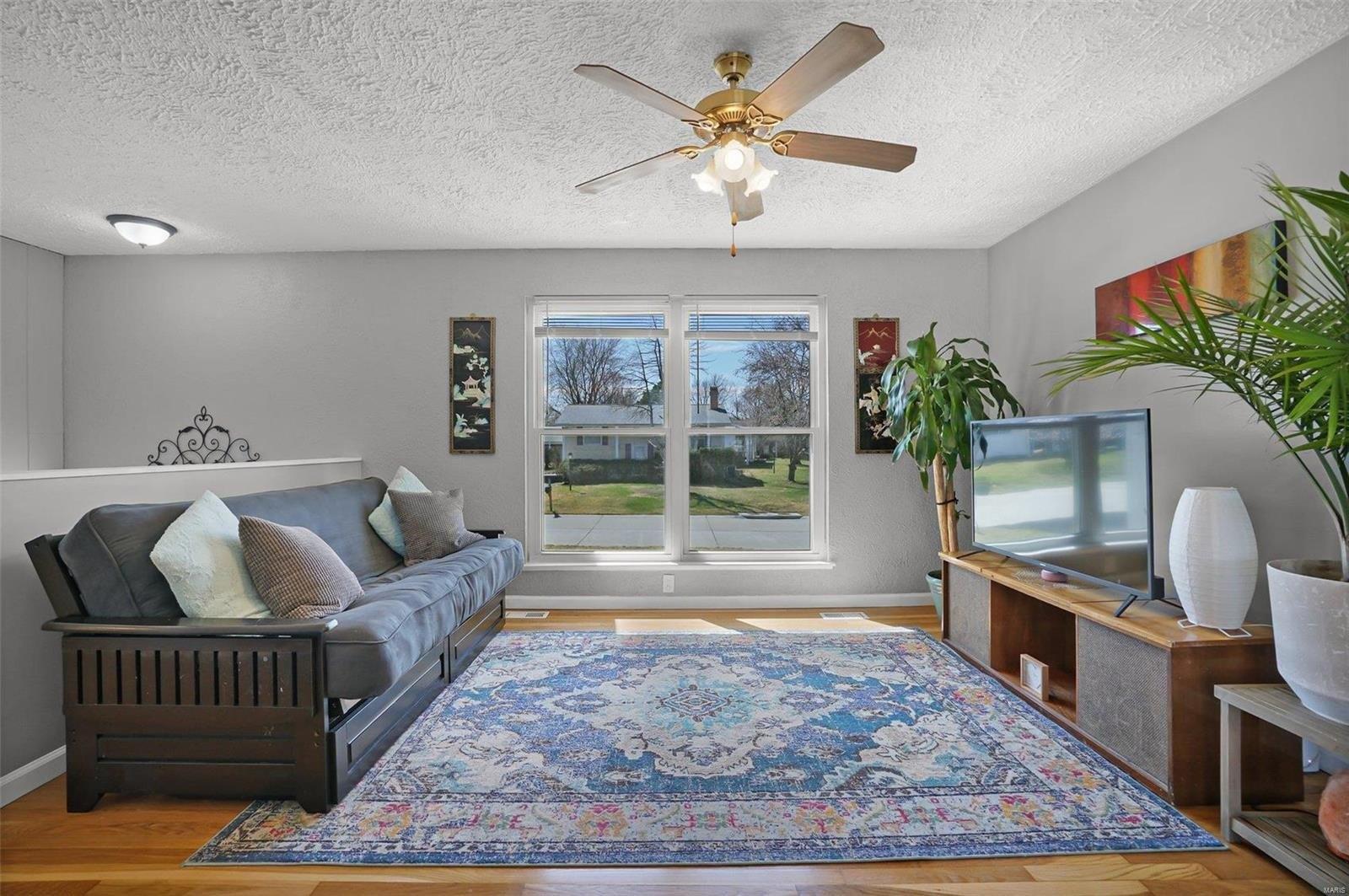 Glenmar Dr, Maryland Heights, MO 63043