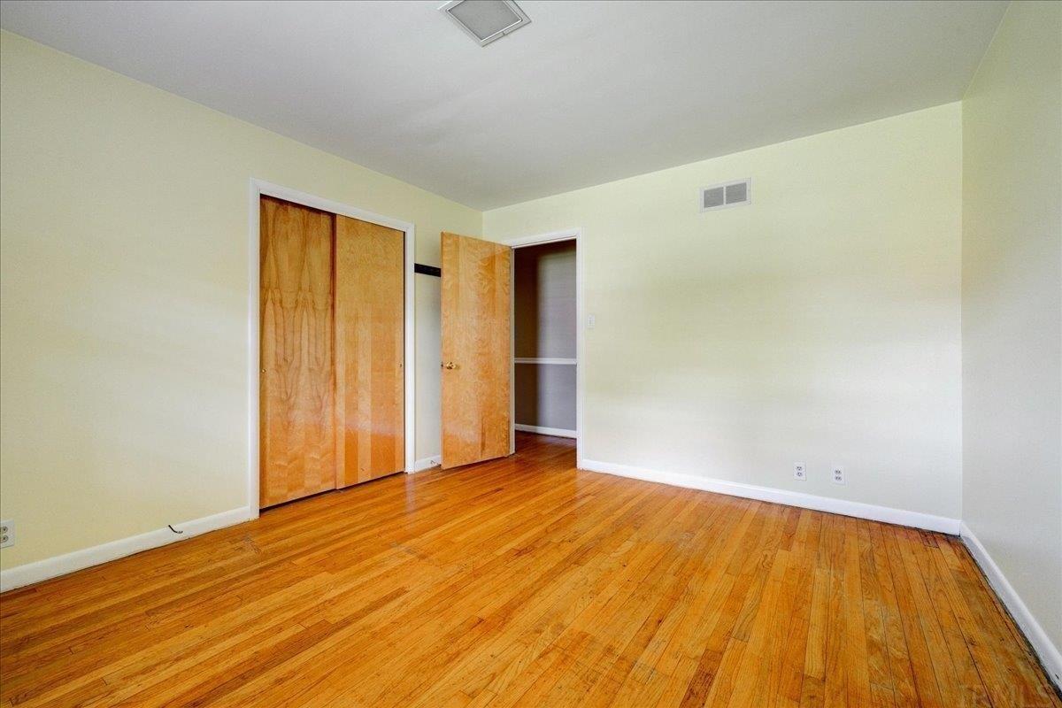 Oriole Dr, Evansville, IN 47715