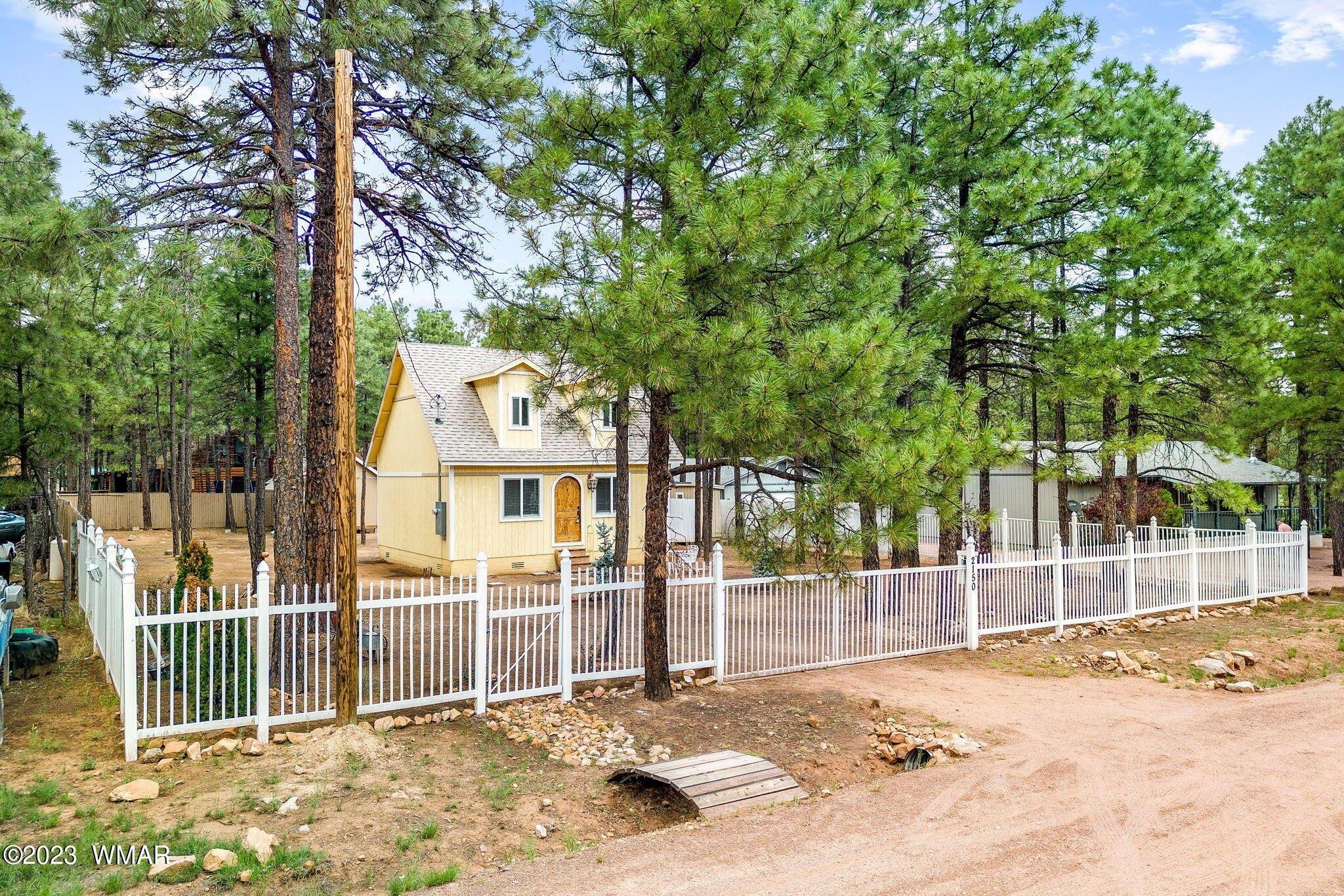 Wildflower Rd, Overgaard, AZ 85933