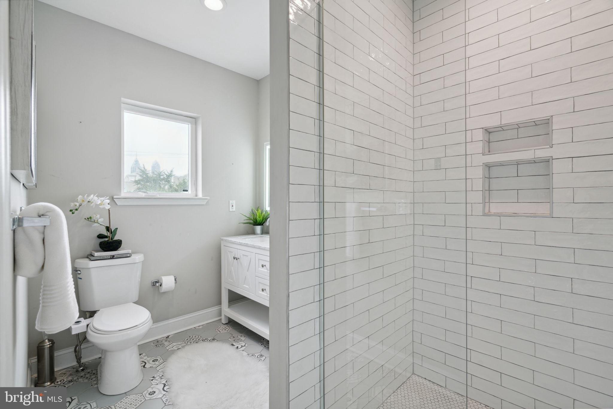 Annin St, Philadelphia, PA 19146