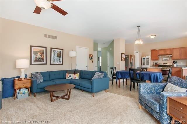 Cheshire Park Dr, Clarkston, MI 48346