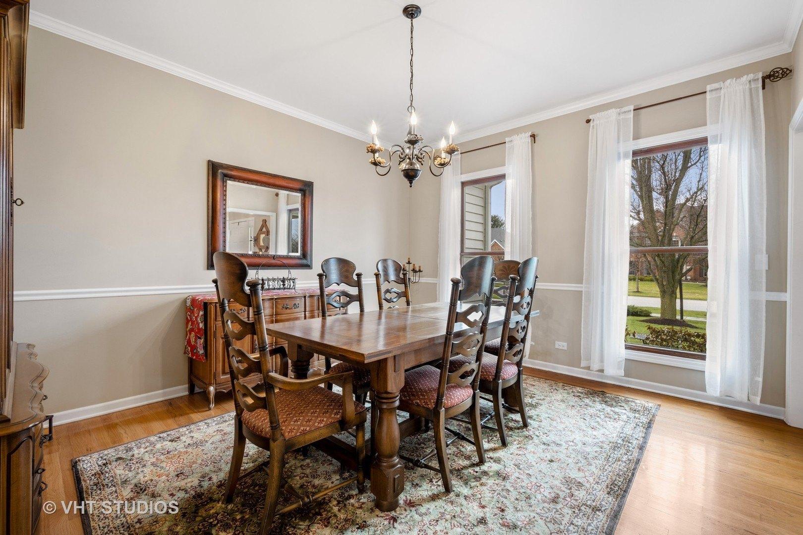 Carl Sandburg Rd, Saint Charles, IL 60175