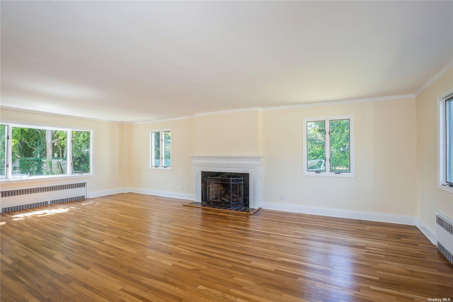 E Roe Blvd, Patchogue, NY 11772