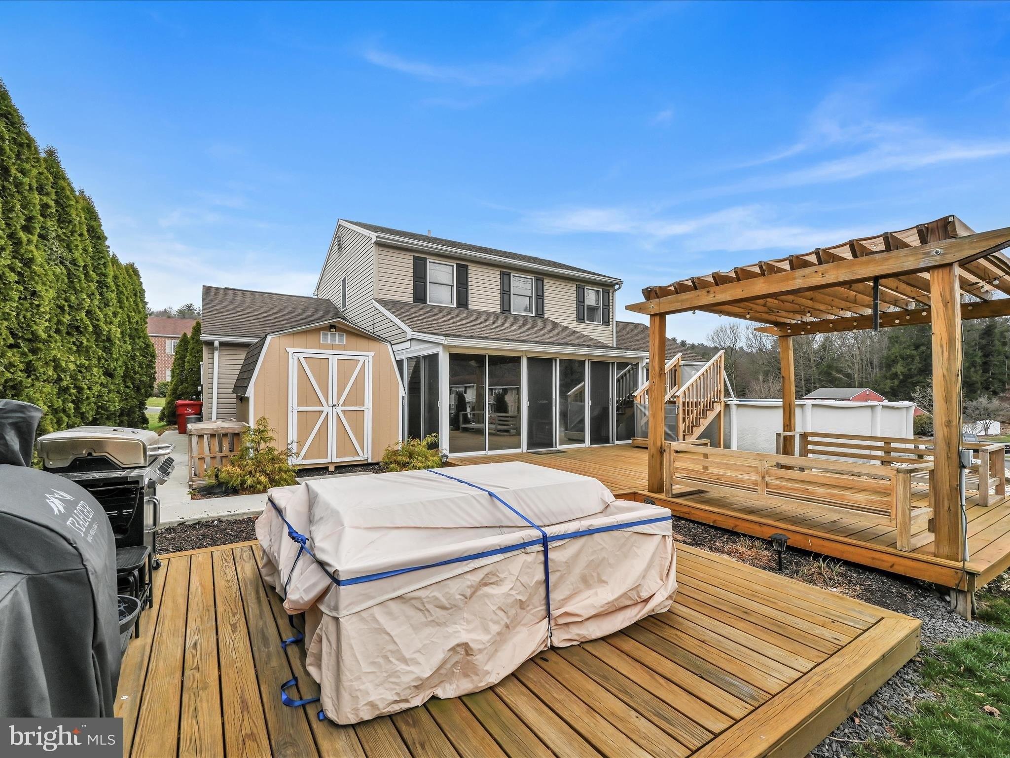 Yokewood Rd, Pottsville, PA 17901