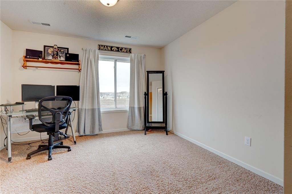 Muirfield Dr Sw, Cedar Rapids, IA 52404
