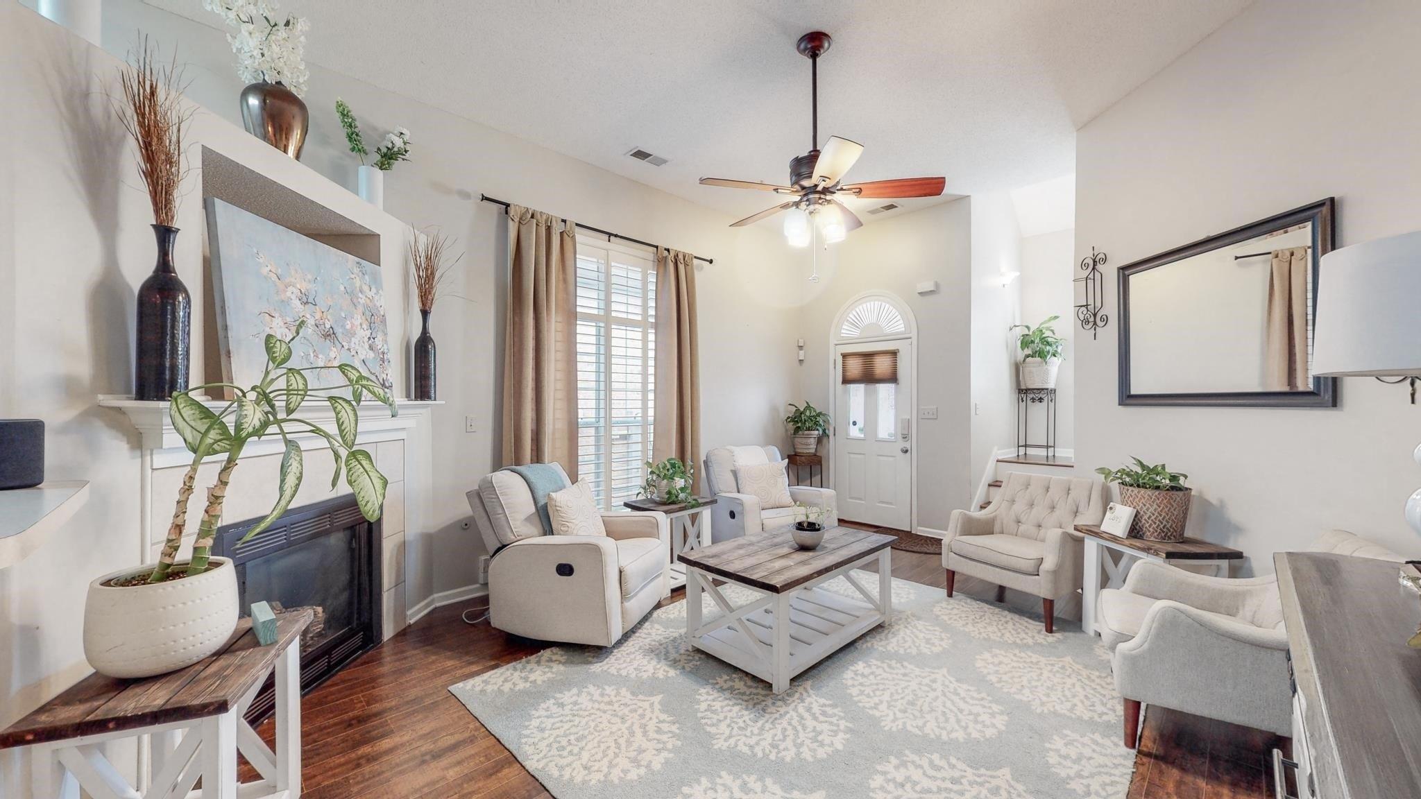 Divi Ln, Cordova, TN 38018