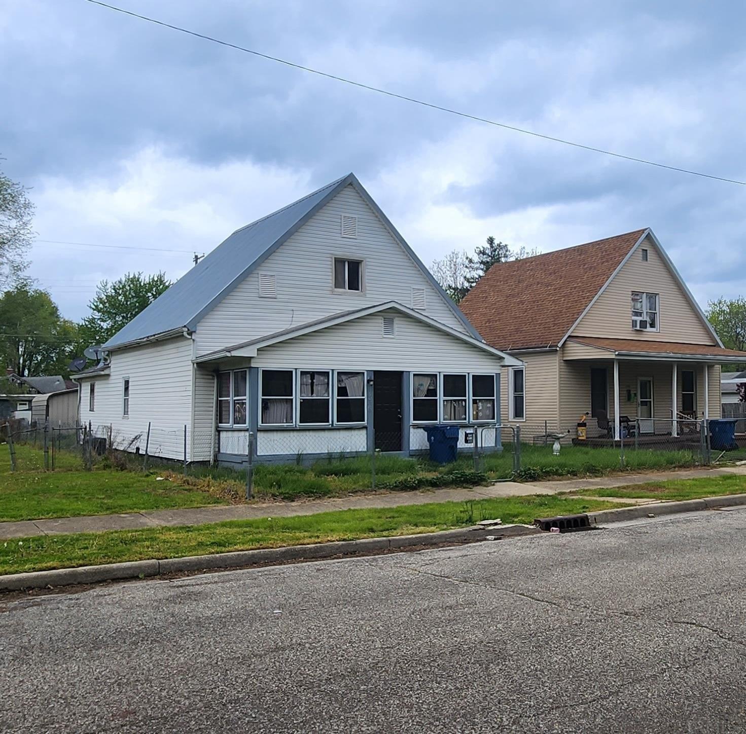 Grand Ave, Terre Haute, IN 47804