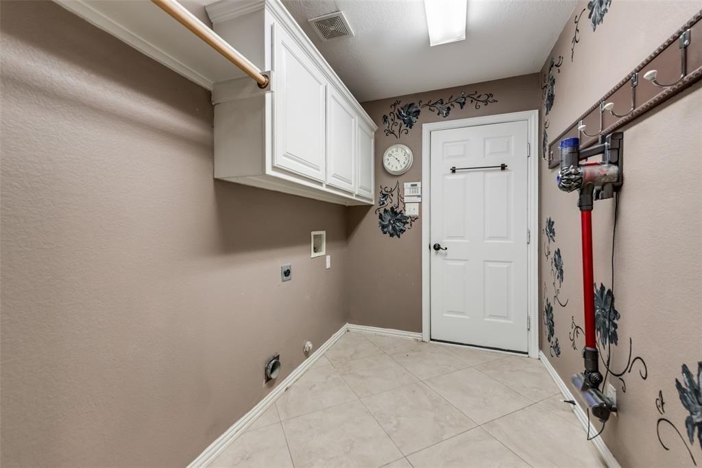 Gerald Ln, Arlington, TX 76001