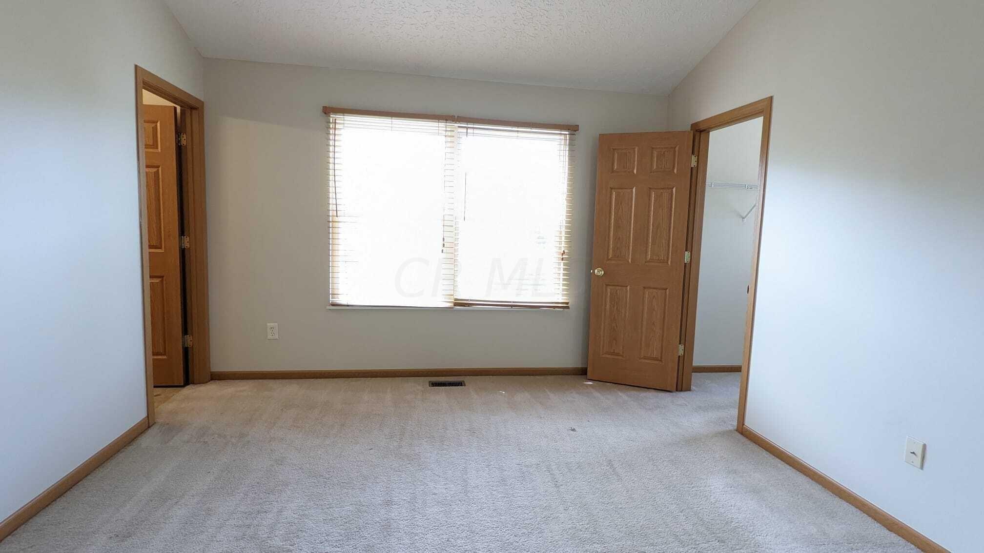 Parker Knoll Ln, Columbus, OH 43219