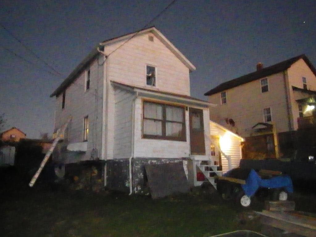 7th St, Colver, PA 15927
